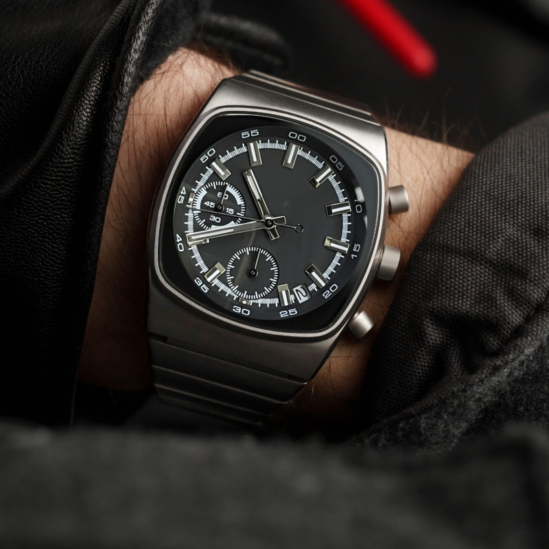 Luxury Watch Trends 2025 - CILOA orologio sportivo quadrato da uomo