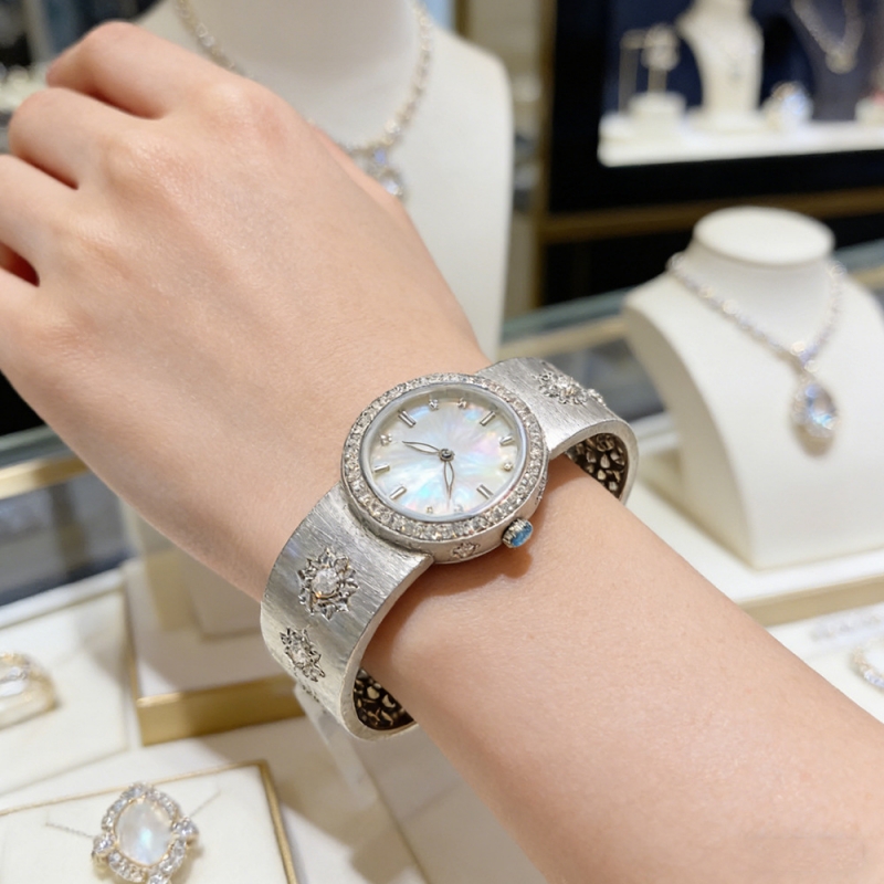 Luxury Watch Drawing - Orologio al Quarzo da Donna Cameo