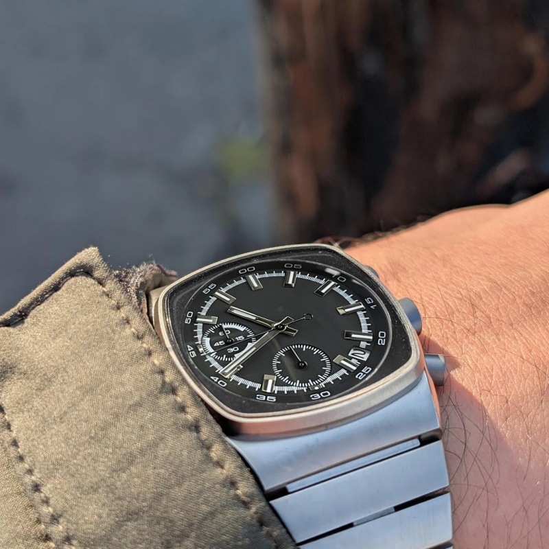 CILOA orologio sportivo quadra - Luxury Watch Trends 2025 recensione e prezzo