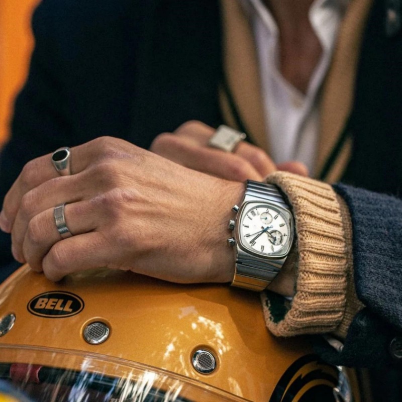 CILOA orologio sportivo quadra - Luxury Watch Trends 2025 recensione e prezzo