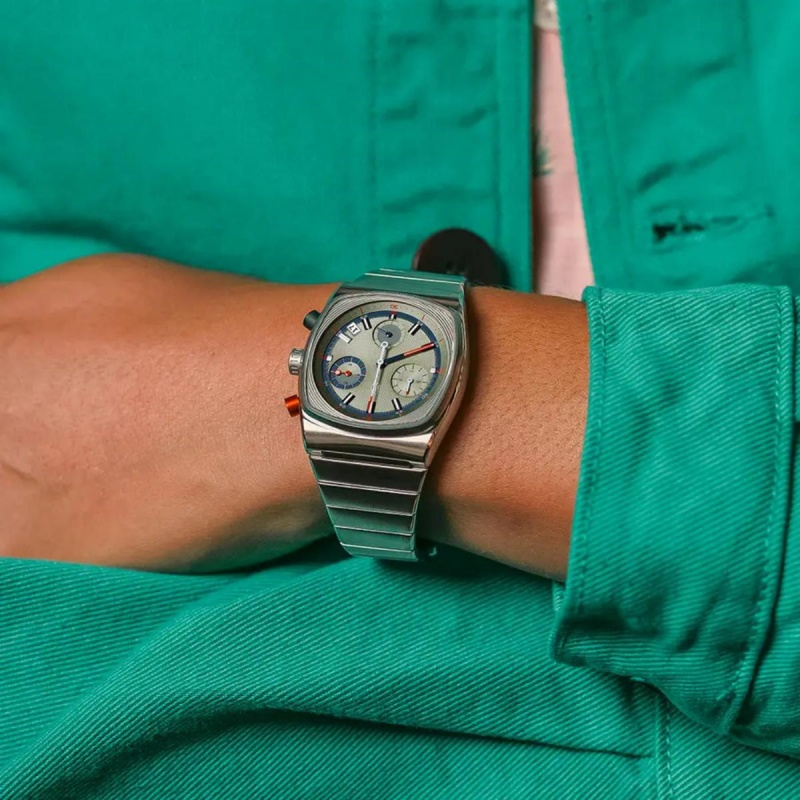 CILOA sportivo quadrato verde  - Luxury Watch Trends 2025 recensione e prezzo
